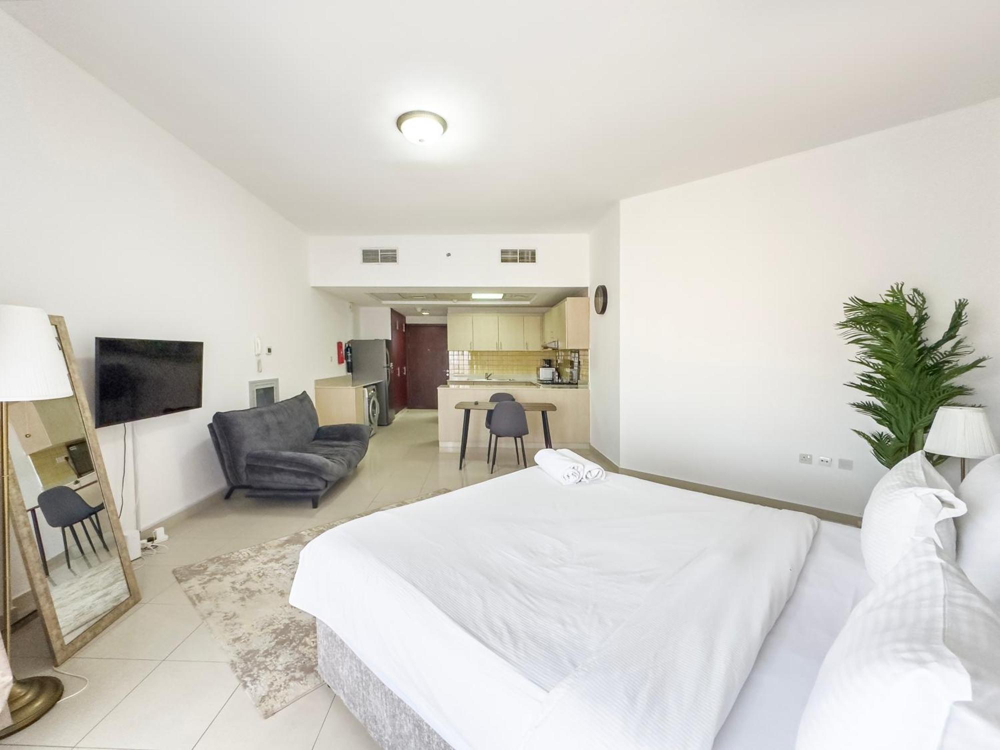 Hala Homes- Bab Al Bahr Residence, Al Marjan Island Apartment *