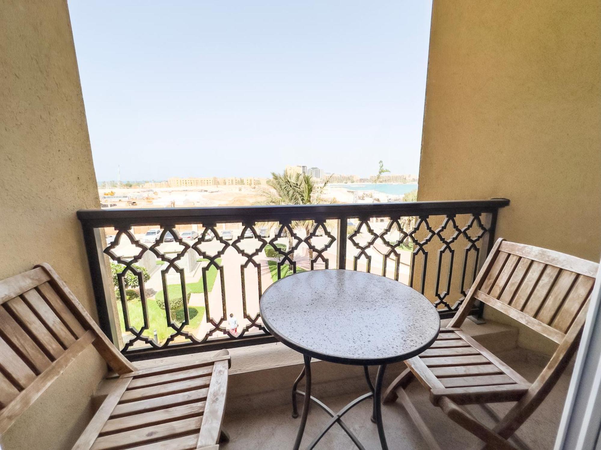 Apartment Hala Homes- Bab Al Bahr Residence, Al Marjan Island *