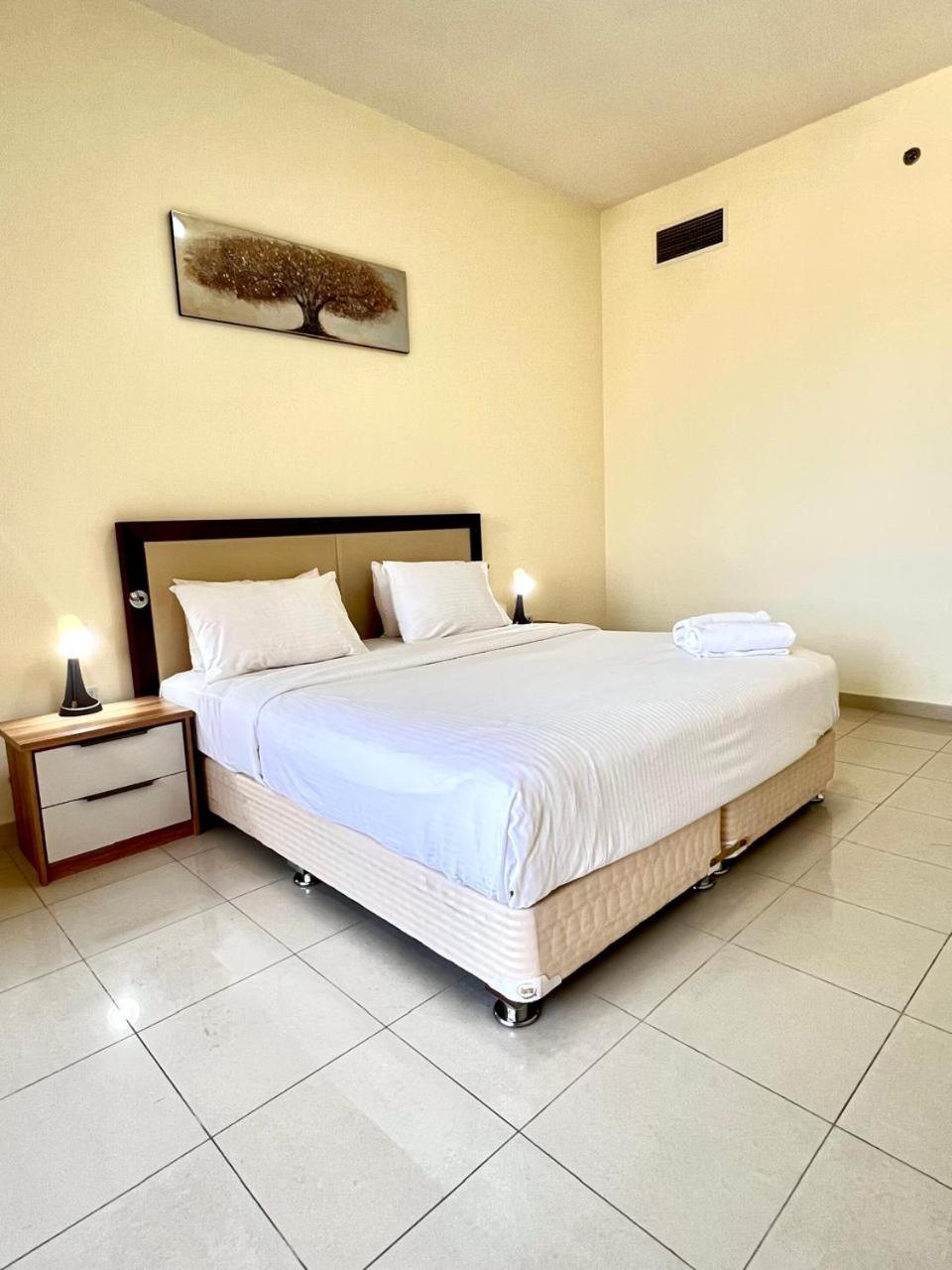 Hala Homes- Bab Al Bahr Residence, Al Marjan Island Apartment *