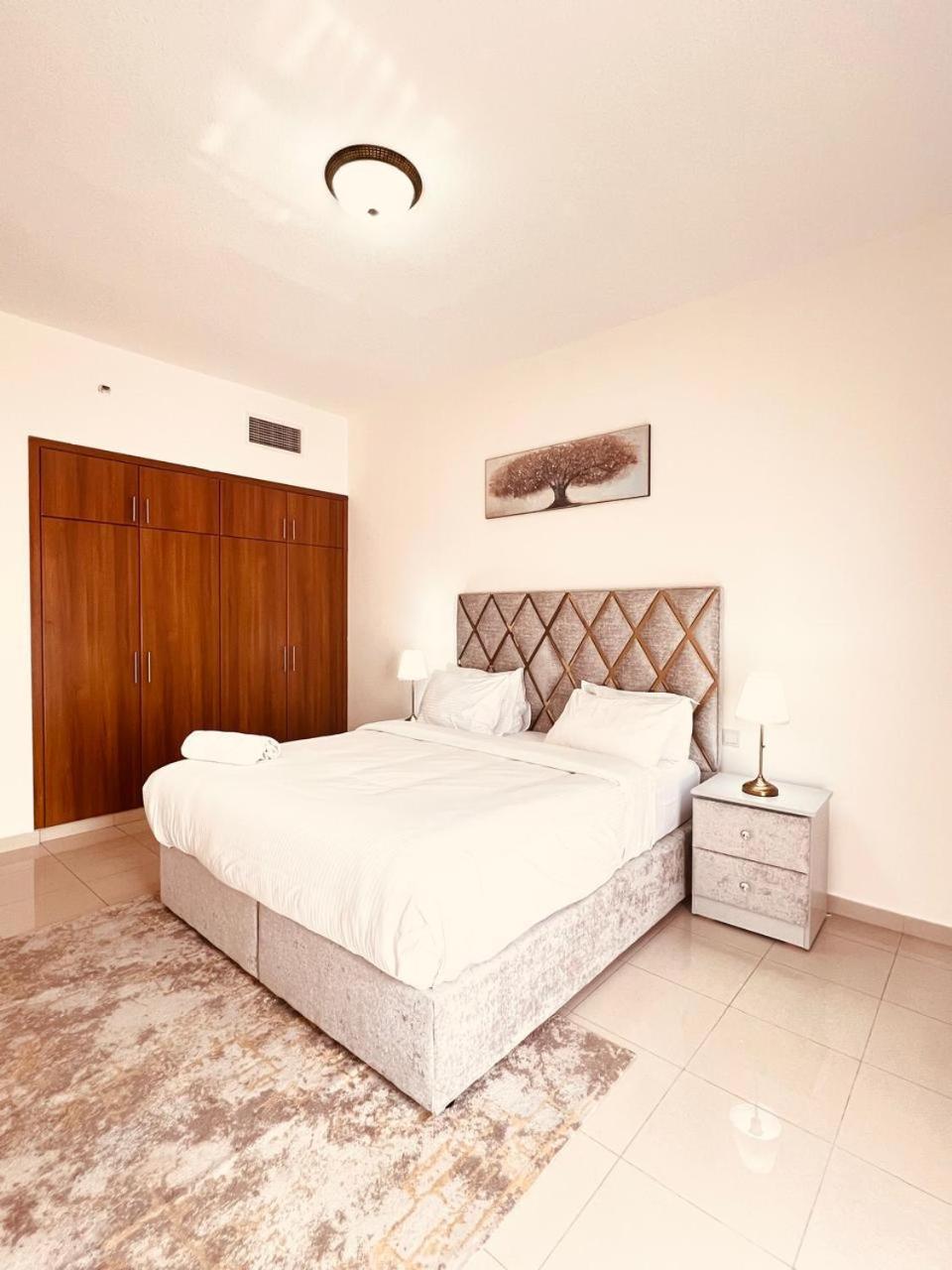 Hala Homes- Bab Al Bahr Residence, Al Marjan Island Apartment *