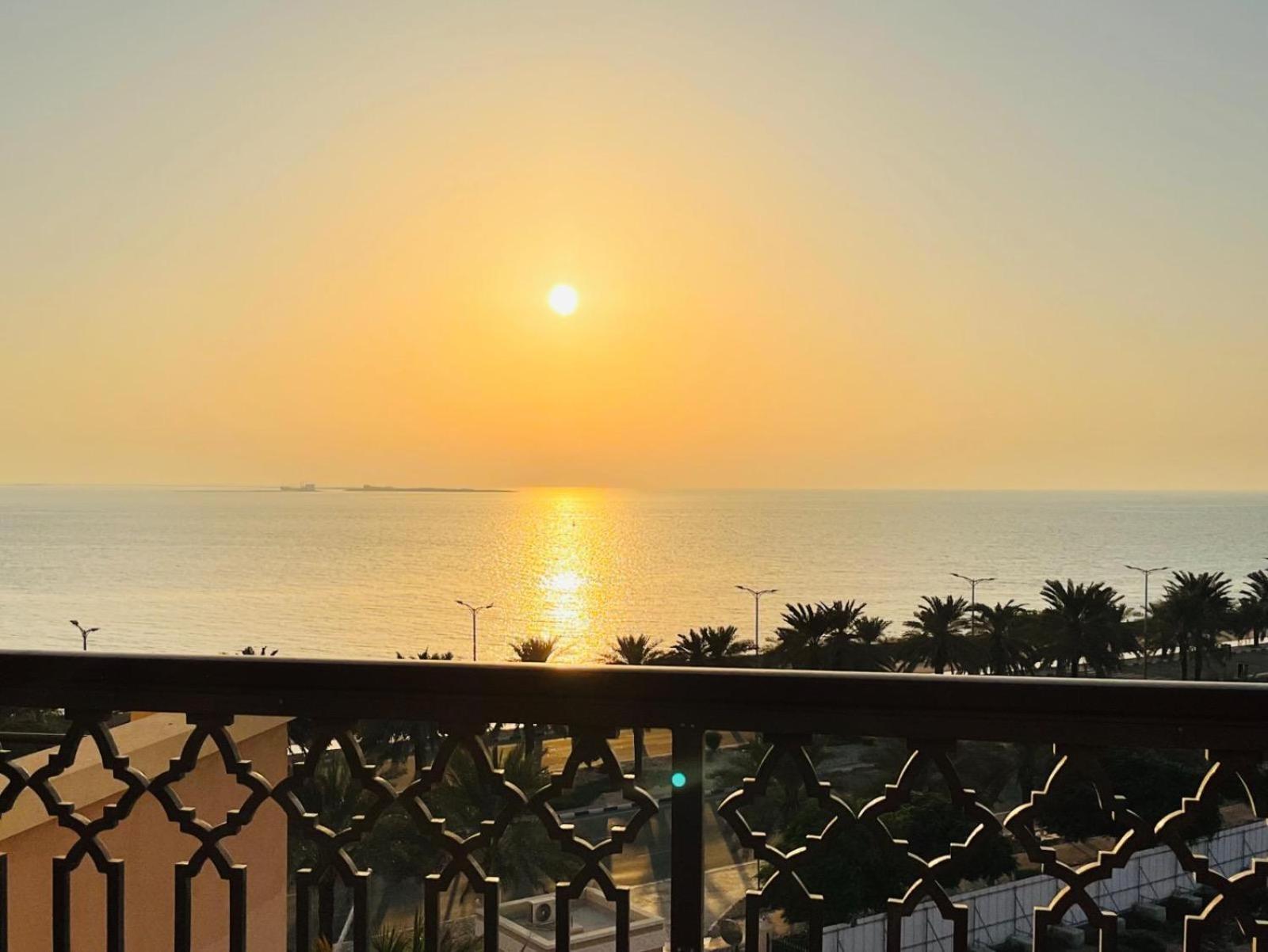 Hala Homes- Bab Al Bahr Residence, Al Marjan Island Apartment *